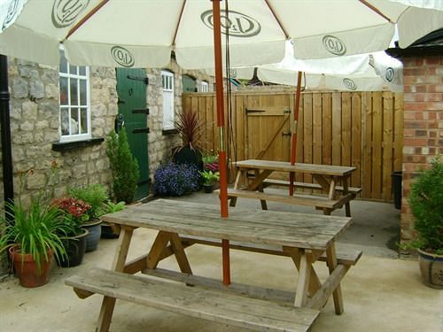Wentworth Arms Inn